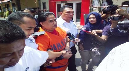 Dimas Kanjeng Dihadirkan